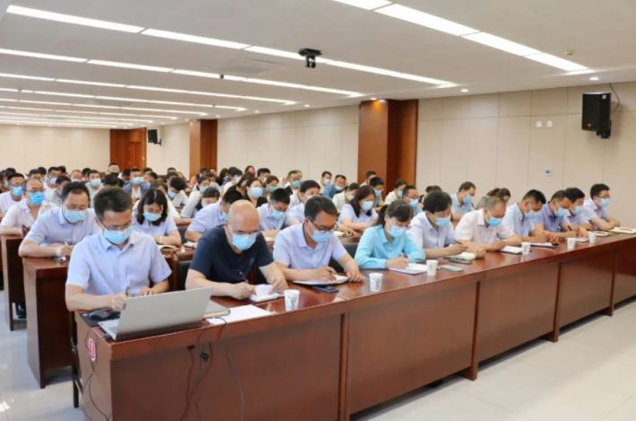 市產(chǎn)投集團召開劃轉企業(yè)甘肅水建公司全體職工會議(圖2) 市產(chǎn)投集團召開劃轉企業(yè)甘肅水建公司全體職工會議(圖2)