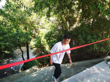 助力文旅市場(chǎng) 展示產(chǎn)投風(fēng)采——市產(chǎn)投集團(tuán)組織開展員工登山比賽活動(dòng)(圖8) 助力文旅市場(chǎng) 展示產(chǎn)投風(fēng)采——市產(chǎn)投集團(tuán)組織開展員工登山比賽活動(dòng)(圖8)