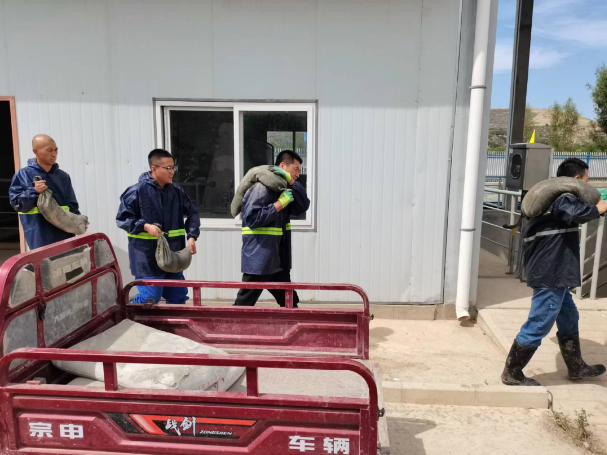 市產(chǎn)投集團(tuán)城東污水處理公司開(kāi)展防汛應(yīng)急演練活動(dòng)(圖2) 市產(chǎn)投集團(tuán)城東污水處理公司開(kāi)展防汛應(yīng)急演練活動(dòng)(圖2)