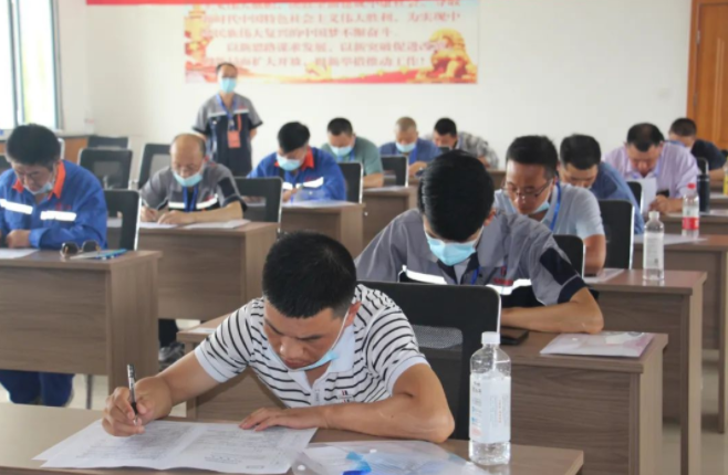 市產(chǎn)投集團(tuán)泓盛達(dá)公司在“焊工”技能大賽中取得好成績(jī)(圖2) 市產(chǎn)投集團(tuán)泓盛達(dá)公司在“焊工”技能大賽中取得好成績(jī)(圖2)