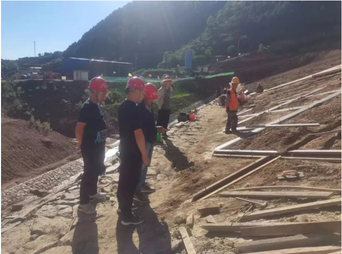 市產(chǎn)投集團百名員工下一線真磨礪練本領(lǐng)(圖6) 市產(chǎn)投集團百名員工下一線真磨礪練本領(lǐng)(圖6)